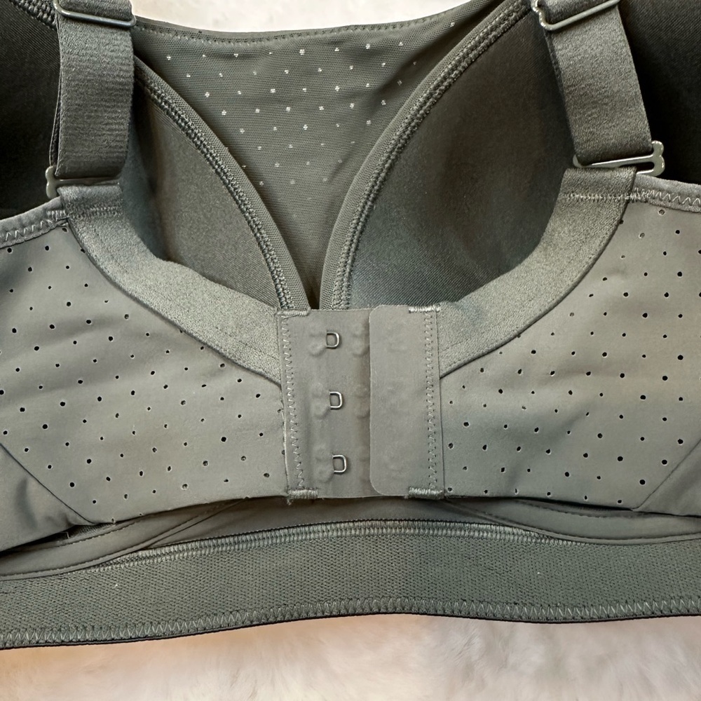 Lululemon Athletica green Sports Bra - Picture 4 of 5
